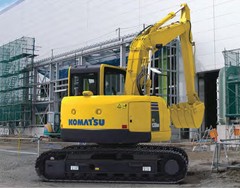 掘削機・アタッチメント_中型バックホー後方小旋回機(0.25~0.45㎥)_PC128US-8